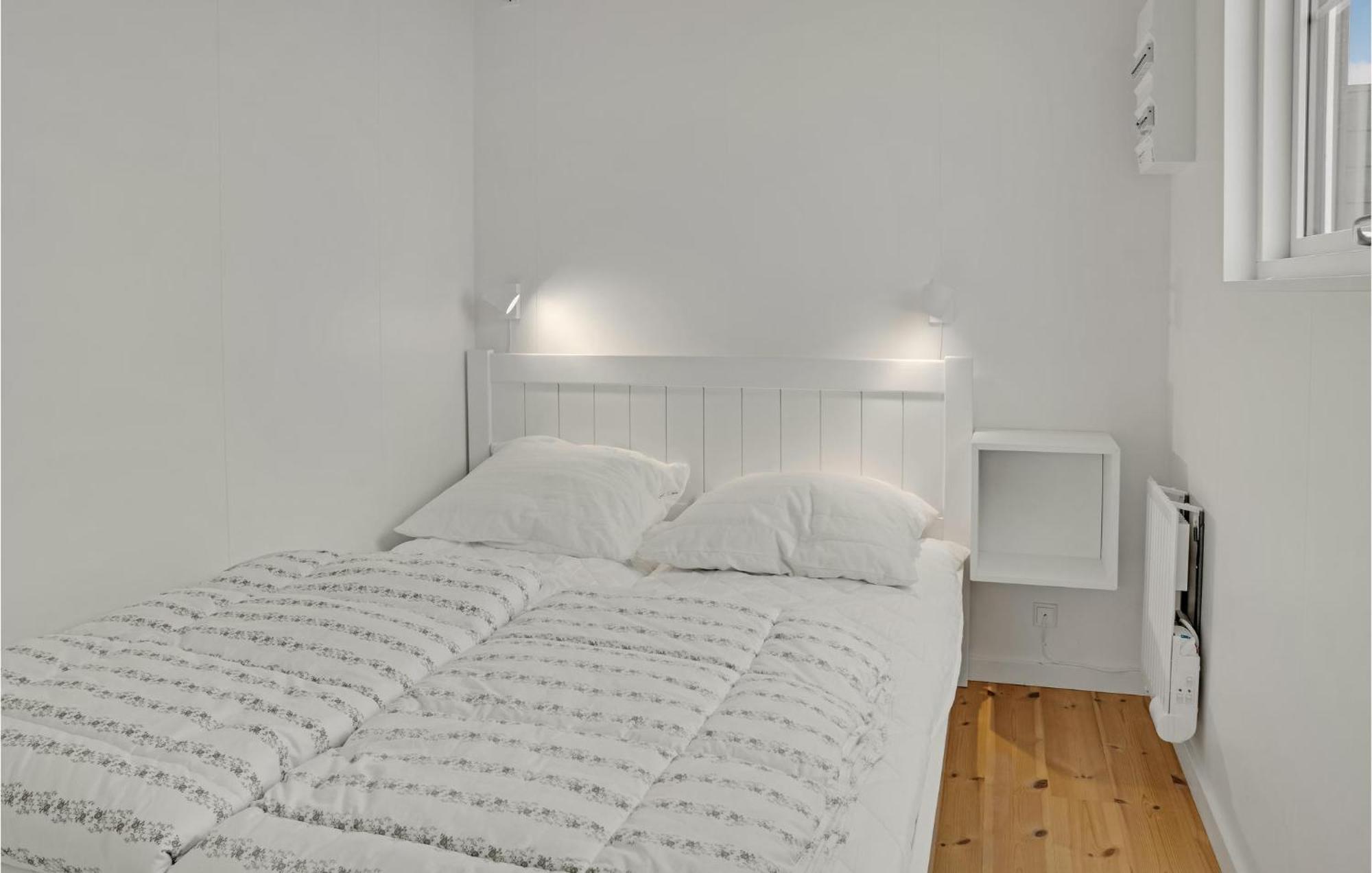 2 Bedroom Gorgeous Apartment In Vaeggerlose Boto By Exterior photo